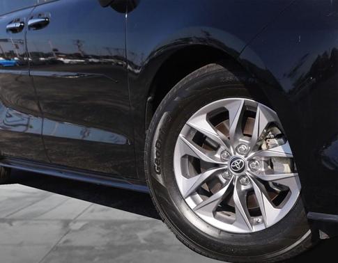 2022 Toyota Sienna XLE 7 Passenger