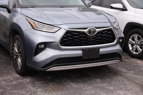 Moon Dust 2020 Toyota Highlander Platinum