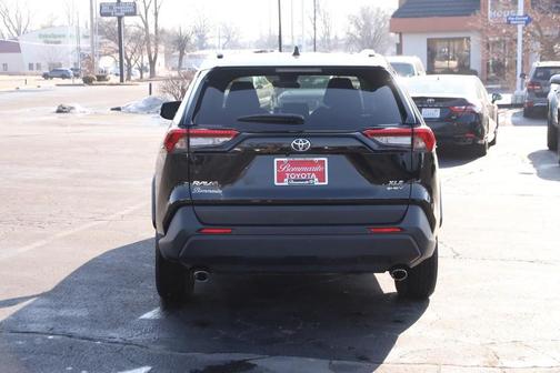 2025 Toyota RAV4 Hybrid XLE