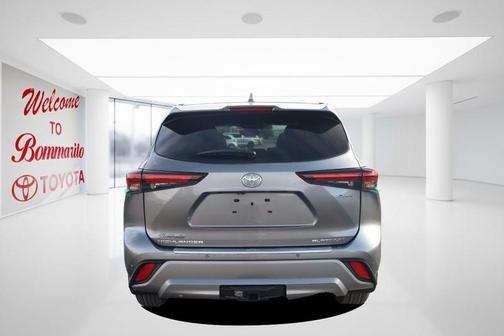 2026 Toyota Highlander Hybrid Platinum