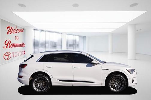 2019 Audi e-tron Premium Plus