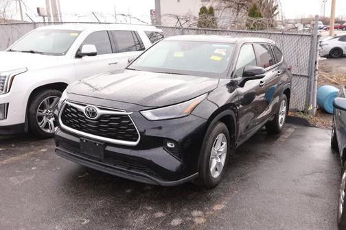 2024 Toyota Highlander LE