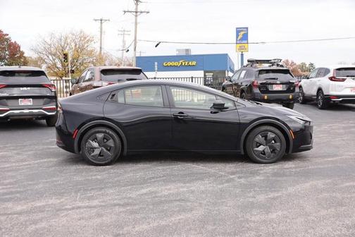 2025 Toyota Prius XLE