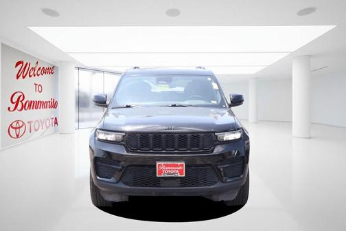 Diamond Black Crystal Pearlcoat 2024 Jeep Grand Cherokee Altitude