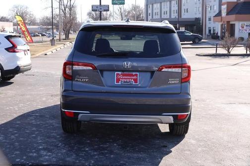2022 Honda Pilot Touring 8-Passenger