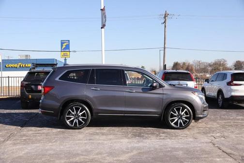 2022 Honda Pilot Touring 8-Passenger
