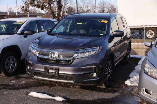 2022 Honda Pilot Touring 8-Passenger