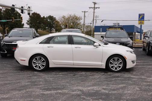2016 Lincoln MKZ Base