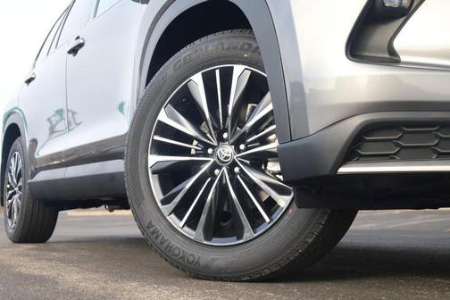 2026 Toyota Grand Highlander Hybrid Platinum MAX