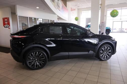 Midnight Black Metallic 2026 Toyota C-HR XSE