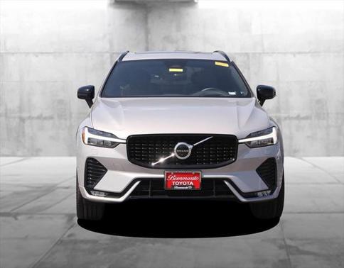 2022 Volvo XC60 B5 R-Design