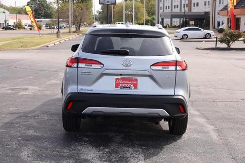 2024 Toyota Corolla Cross LE