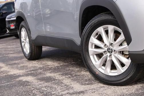 2024 Toyota Corolla Cross LE