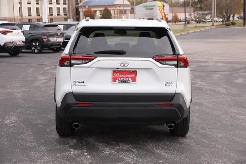 2025 Toyota RAV4 Hybrid XLE