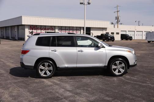 Classic Silver Metallic 2012 Toyota Highlander Limited