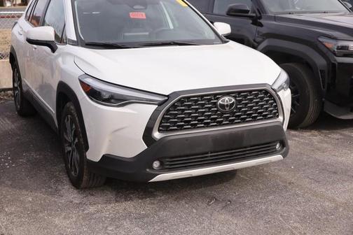 2024 Toyota Corolla Cross XLE