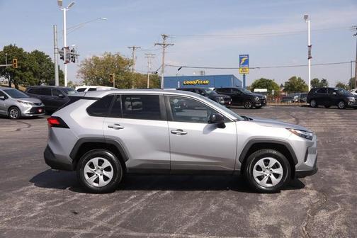 2024 Toyota RAV4 LE