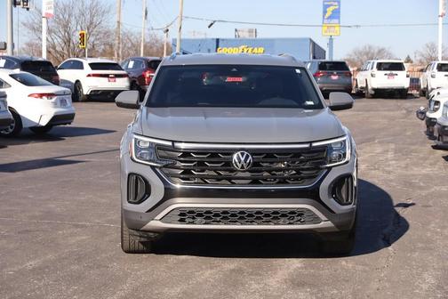 2024 Volkswagen Atlas Cross Sport 2.0T SE w/Technology 4MOTION