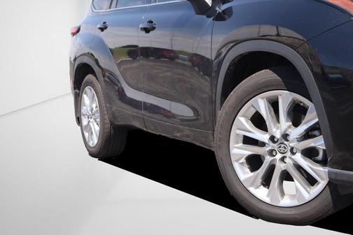 Midnight Black Metallic 2023 Toyota Highlander Limited