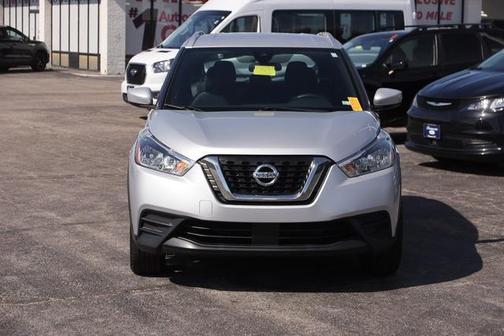 Brilliant Silver Metallic 2020 Nissan Kicks SV