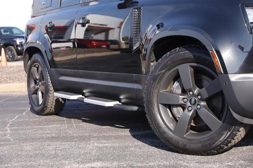 Santorini Black Metallic 2024 Land Rover Defender 110 P500 SE