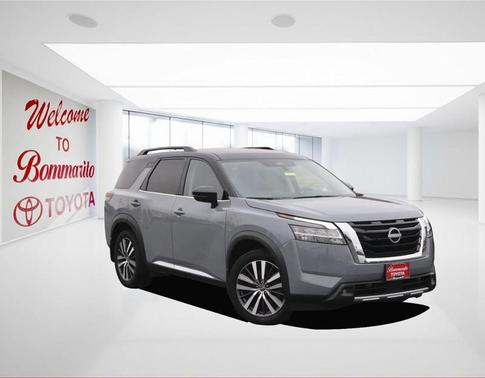 2022 Nissan Pathfinder Platinum 4WD