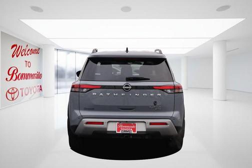 2022 Nissan Pathfinder Platinum 4WD