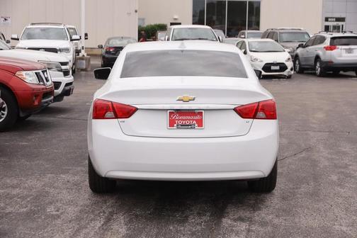 Summit White 2018 Chevrolet Impala 1LT