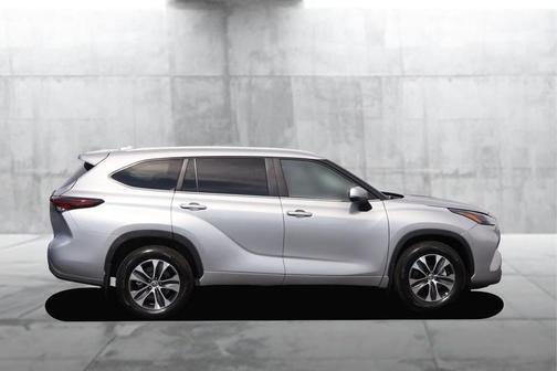 2025 Toyota Highlander XLE
