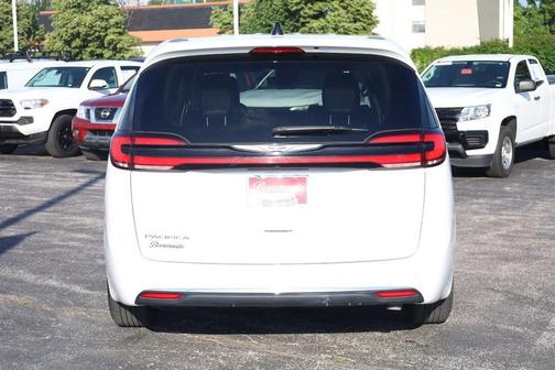 Bright White Clearcoat 2024 Chrysler Pacifica Touring L