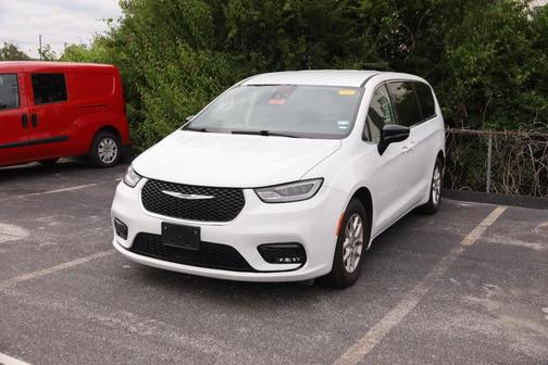 Bright White Clearcoat 2024 Chrysler Pacifica Touring L
