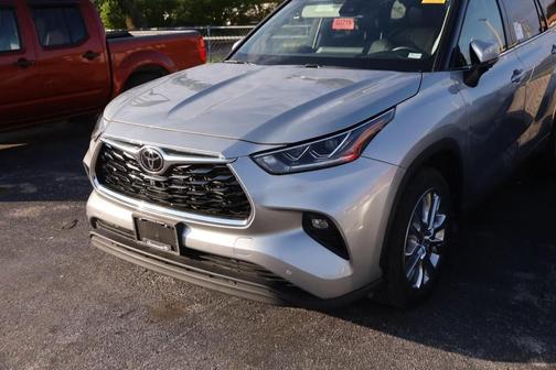 Celestial Silver Metallic 2024 Toyota Highlander Limited