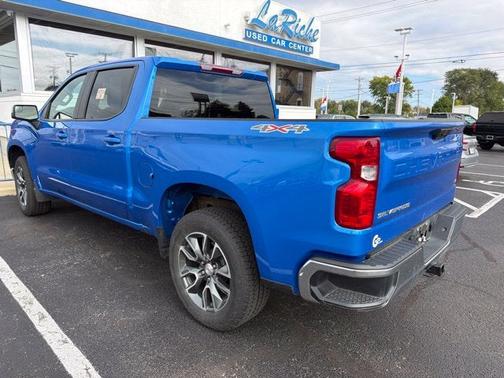 Riptide Blue Metallic 2025 Chevrolet Silverado 1500 LT (2FL)