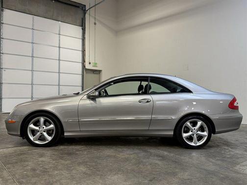 Pewter Silver Metallic 2004 Mercedes-Benz CLK-Class 320