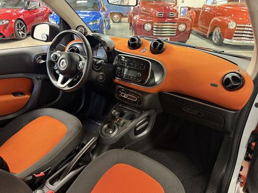 Lava Orange Metallic 2016 smart ForTwo passion