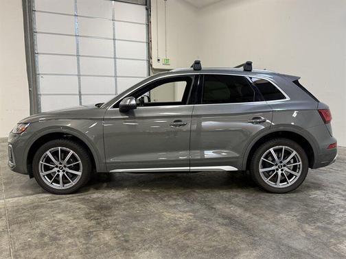 Daytona Gray Pearl Effect 2023 Audi SQ5 3.0T Premium Plus