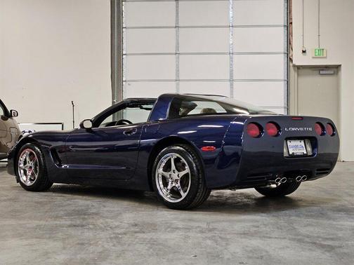 Navy Blue Metallic 2000 Chevrolet Corvette Base