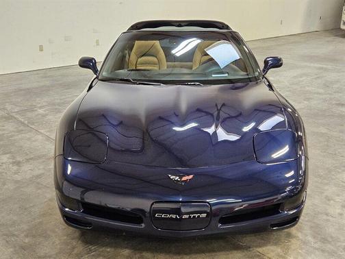 Navy Blue Metallic 2000 Chevrolet Corvette Base