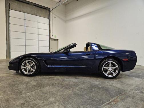 Navy Blue Metallic 2000 Chevrolet Corvette Base