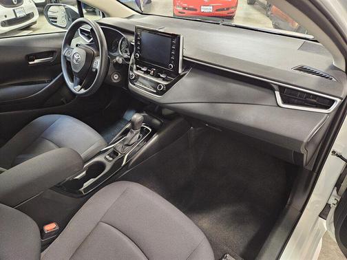Super White 2020 Toyota Corolla LE
