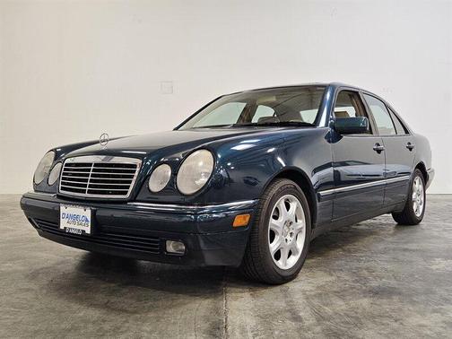Brilliant Emerald Green Metallic 1998 Mercedes-Benz E-Class E 320