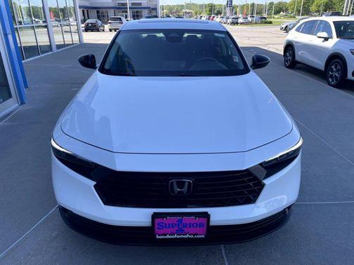 Platinum White Pearl 2025 Honda Accord SE