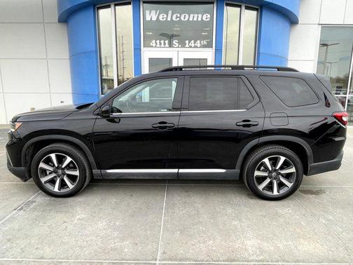 2023 Honda Pilot Touring 8-Passenger