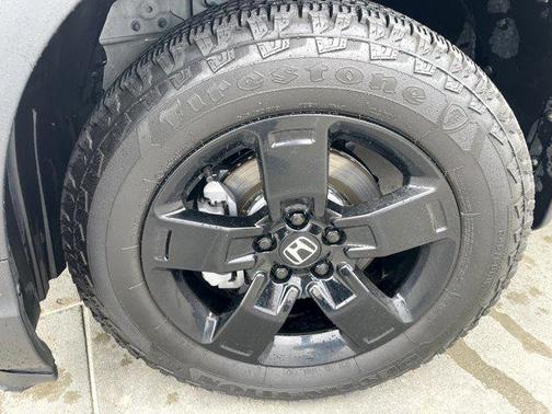 Platinum White Pearl 2025 Honda Ridgeline Black