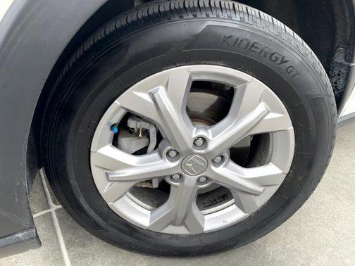 Platinum White Pearl 2023 Honda HR-V LX