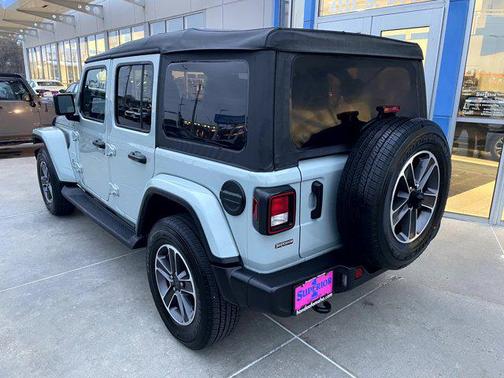 2023 Jeep Wrangler 4-Door Sahara 4x4
