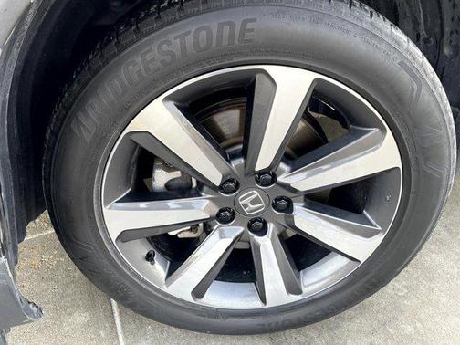 2023 Honda Pilot Touring 8-Passenger