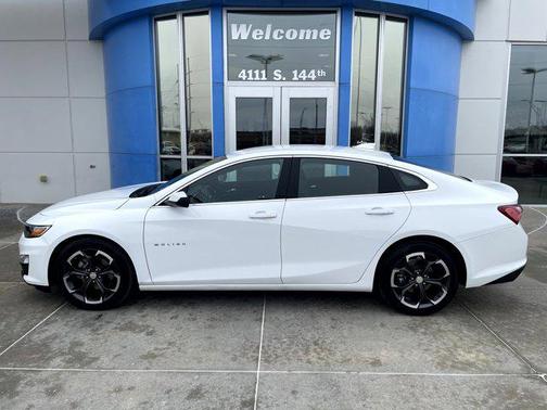 2022 Chevrolet Malibu FWD LT