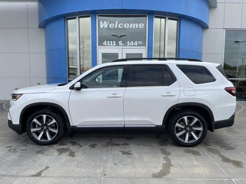 2025 Honda Pilot Touring 8-Passenger