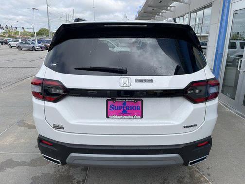 2025 Honda Pilot Touring 8-Passenger